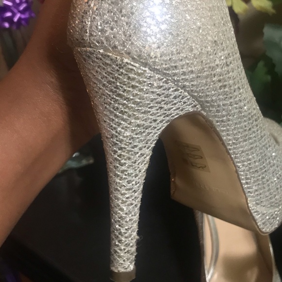 ✨Silver Sparkly High Heels✨ (GREAT CONDITION) - Picture 8 of 8